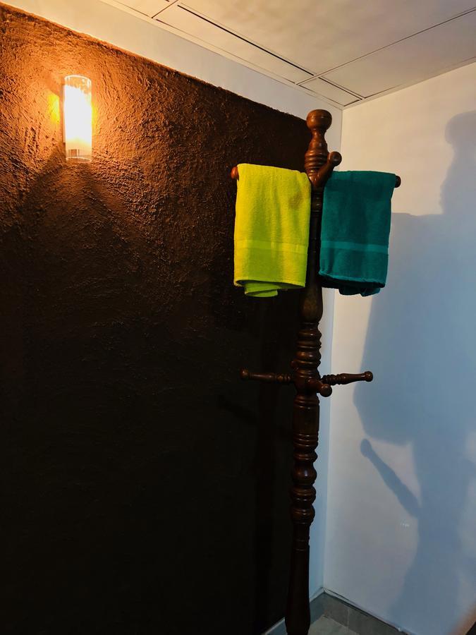 The Summer Corridor - Kataragama Luaran gambar